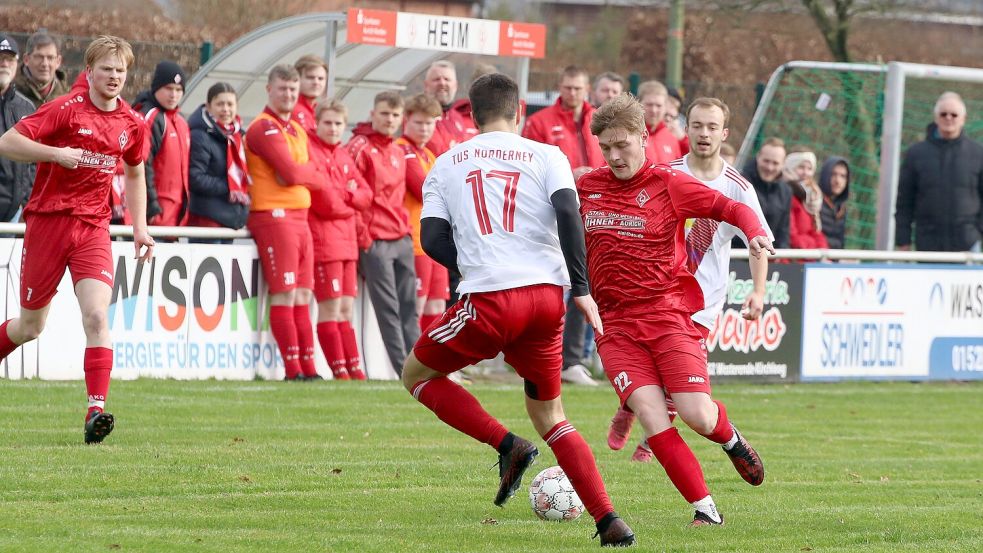 Westerende (hier mit Rune Bünting) kämpft mit Norderney um die Meisterschaft in der Ostfrieslandklasse. Foto: Wilfried Gronewold