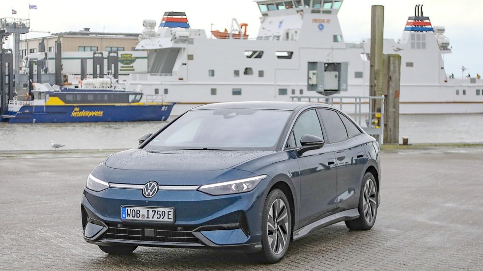 Ein ID 7 bei einer Testfahrt im Hafen von Norddeich. Foto: Romuald Banik