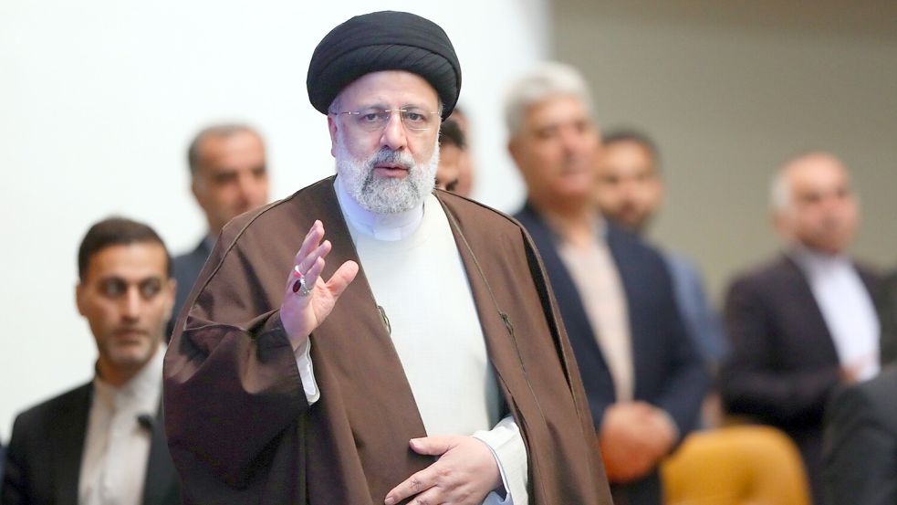 Nach einem Vorfall mit dem Hubschrauber des iranischen Präsidenten, ist das Schicksal von Ebrahim Raisi unklar. Foto: dpa/Iranian Presidency/