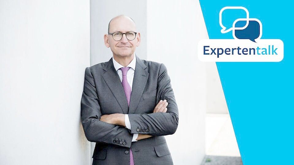 Dr. Daniel Stelter hat als Ökonom eine klare Haltung zur Familienpolitik der deutschen Regierung. Foto: Robert Recker, Grafik: noz