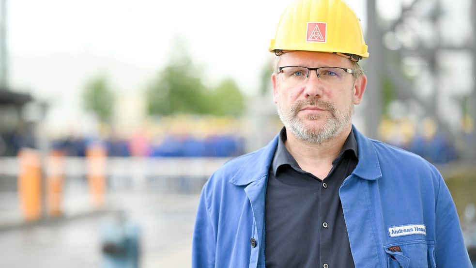 Andreas Hensen, Betriebsratsvorsitzender der Meyer-Werft, kritisiert die geplanten Stellenstreichungen. Foto: Penning/DPA