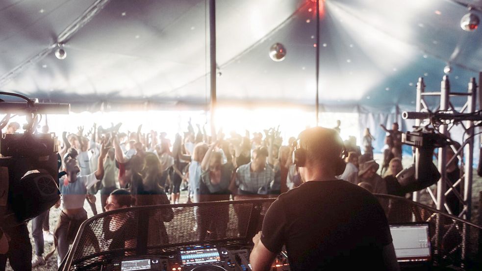 Party im Zirkuszelt: Beim „Sound Circus“ sorgen Sonnabend ab 15 Uhr mehrere DJ-Artisten mit elektronischer Musik für Stimmung auf dem Großen Sett. Foto: privat