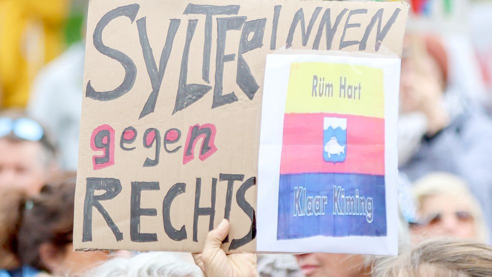 Nach der Veröffentlichung des Videos gab es Kundgebung gegen Rechtsextremismus auf der Insel. Foto: dpa/Bodo Marks