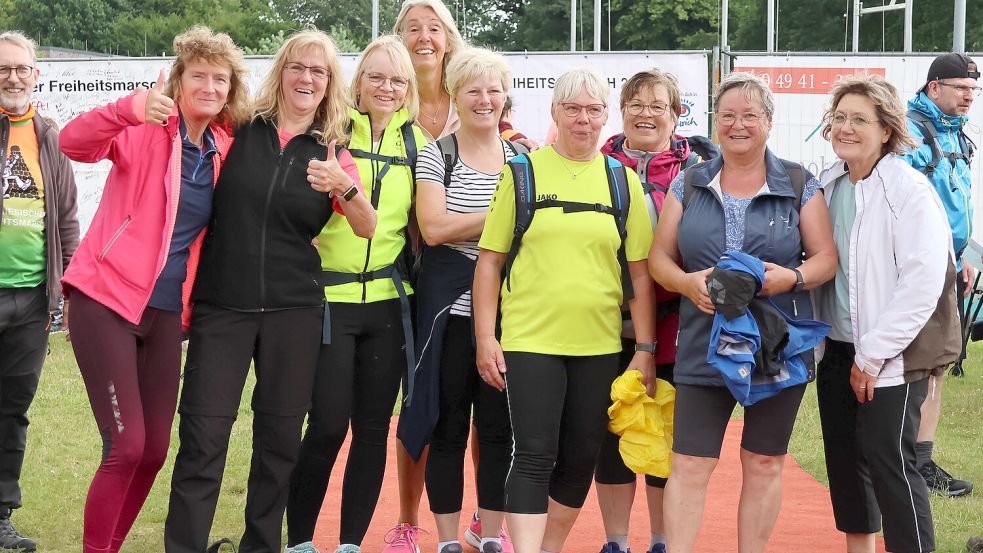 Nass, aber zufrieden kam diese Frauengruppe am Sonnabend ins Ziel am Ellernfeld.Fotos: Helmut Vortanz