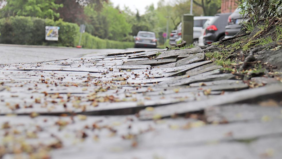 Es geht schon seit vielen Jahren um die Sanierung der Straßen. Foto: Heino Hermanns