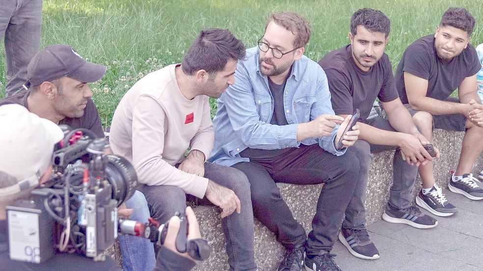 Paul Ronzheimer (Mitte) will über Nöte und Sorgen in Deutschland sprechen. Foto: privat