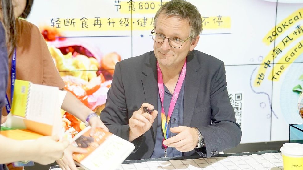 Michael Mosley 2019 bei einer Autogrammstunde in Shanghai. Er wird derzeit vermisst. Foto: imago images / ZUMA Press