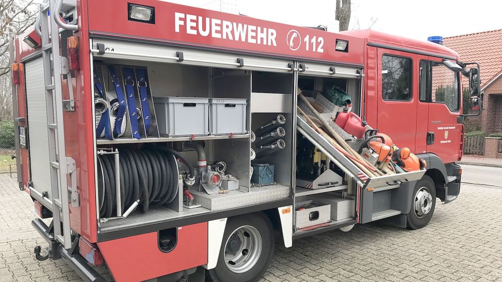 Ein Fahrzeug der Feuerwehr Osteel. Foto: Carsten Redenius