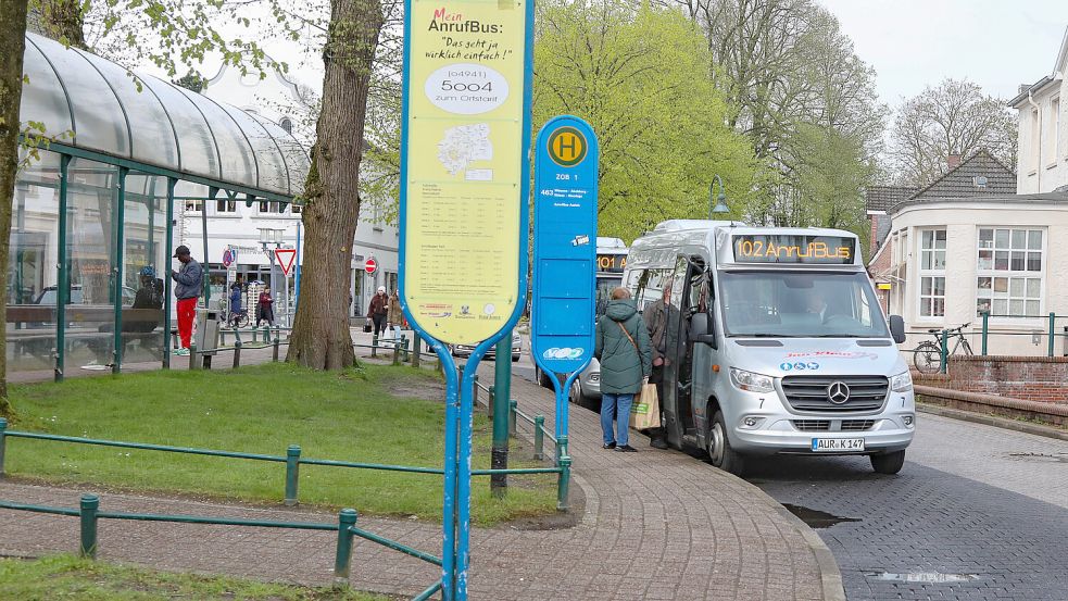 Bislang wird der Anrufbus über ein Callcenter bestellt. Das bedeutet, dass zwischen Buchung und Fahrt etwas Zeit liegen muss. Foto: Romuald Banik