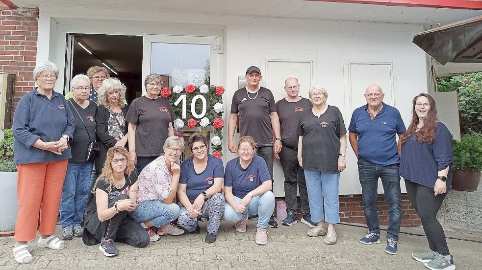 Ein starkes Team: Die ehrenamtlichen Mitarbeiterinnen und Mitarbeiter der Spieskamer und des Sozialen Kaufhauses. Foto: privat