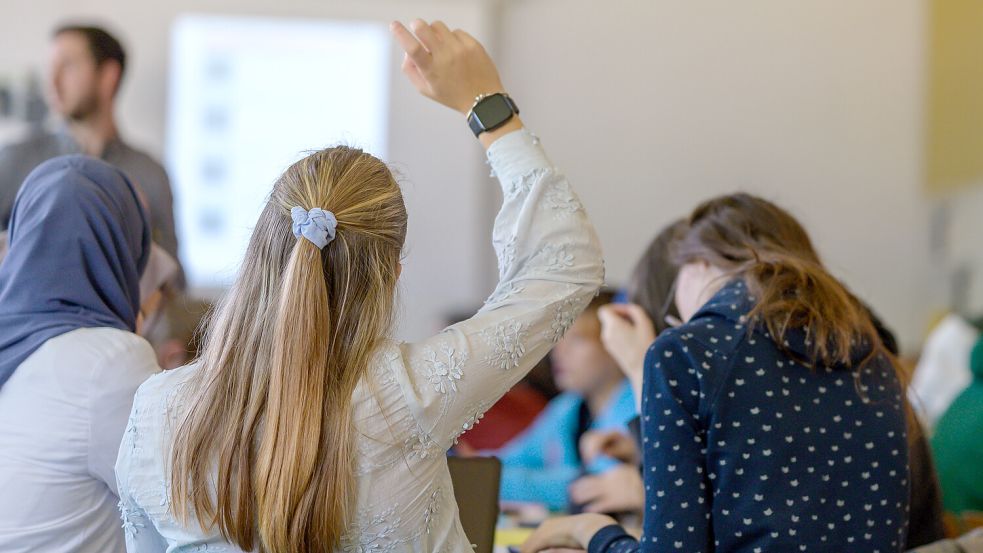 Laut Studie gibt es die besten Noten für schlanke Mädchen aus wohlhabenden Familien. Foto: IMAGO/Funke Foto Services