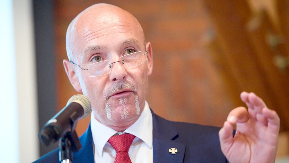 AfD-Landesvorsitzende Kurt Kleinschmidt sagt, der Landesverband bewerbe die Veranstaltung, weil man den „offenen Austausch zwischen politisch interessierten Bürgern und den freien Medien“ begrüße. Foto: Gregor Fischer