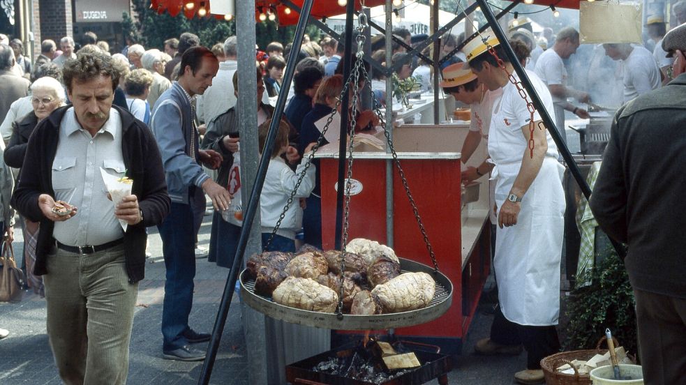 Herzhaftes als Grundlage: Die Fleischerei von Lukas Backer war zum Stadtfest bekannt für seine deftigen Krustenbraten. Foto: ON-Archiv/Theesfeld