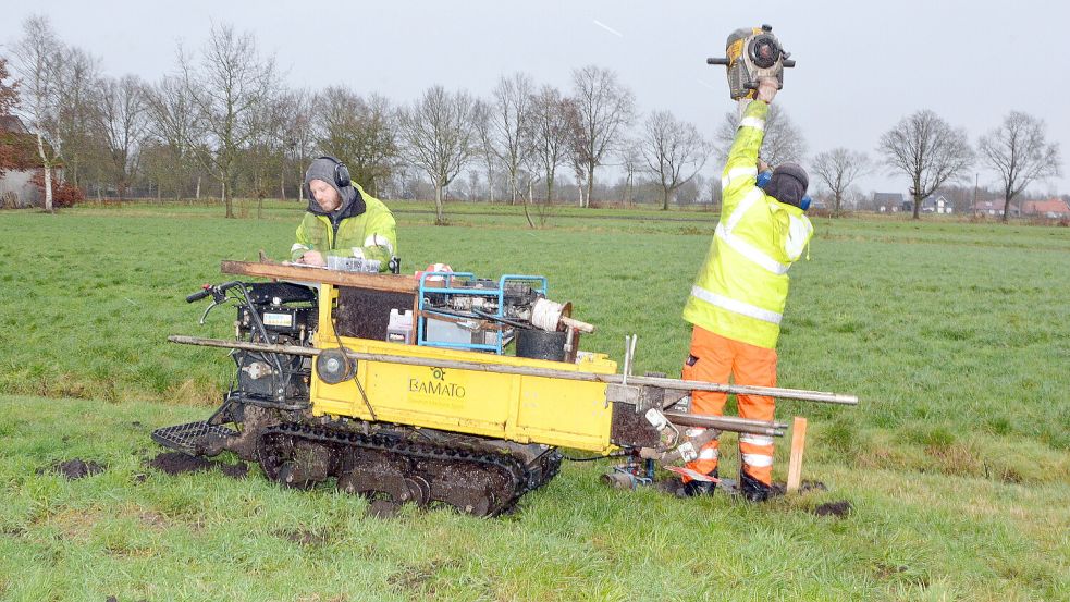 Mit Probebohrungen sollte im Januar 2021 in Aurich und Ihlow geklärt werden, welche Fundamente für die geplante B 210 n erforderlich werden. Foto: Gerd-Arnold Ubben