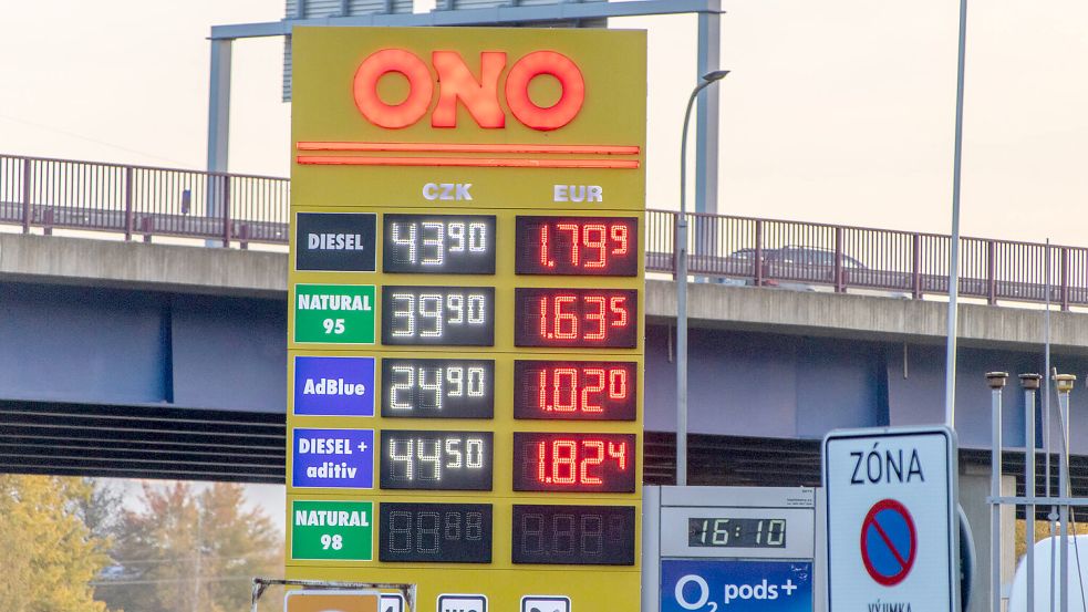 Besonders günstig Diesel tanken, können Autofahrer in Tschechien. Foto: IMAGO/Andre März