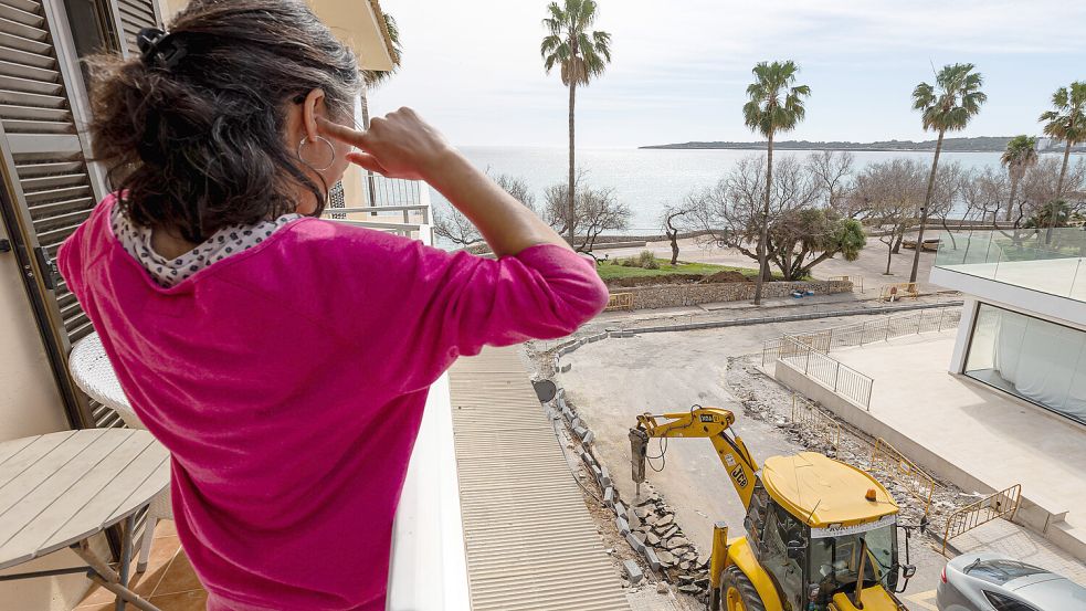 Lärm vor dem Hotel: Im Urlaub wollen Reisende eigentlich zur Ruhe kommen - da klappt nicht immer. Foto: IMAGO/Nikito