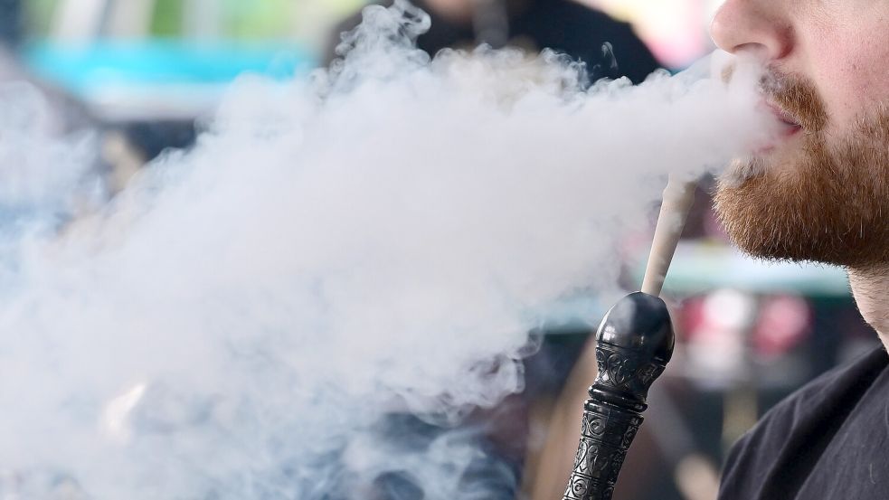 Bei einem Shisha-Laden in Niedresachsen wurden rund 4.000 Artikel als mögliches „Clan-Vermögen“gepfändet. Foto: Bernd Weißbrod/dpa
