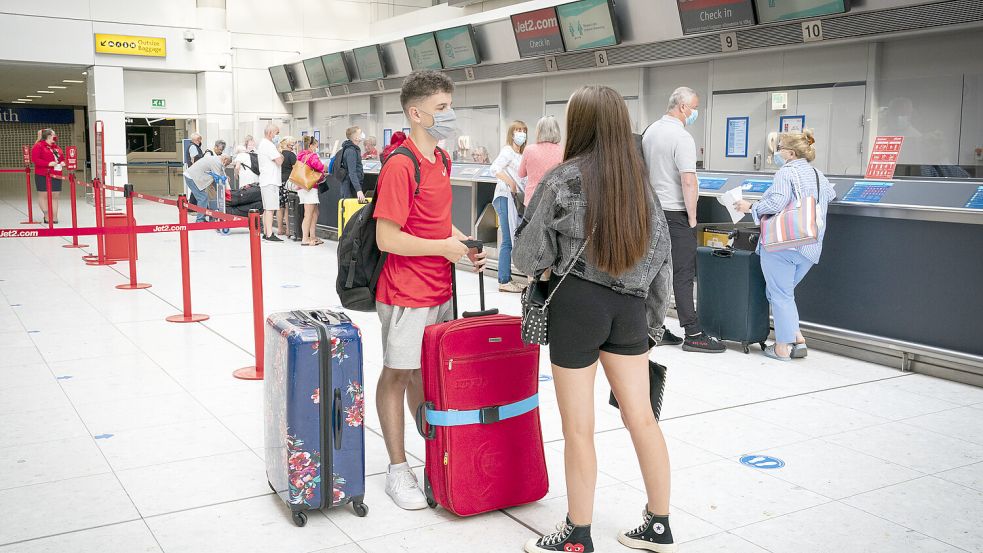 Vor Reisebeginn sollten sich Urlauber mit den Bestimmungen des jeweiligen Landes beschäftigt haben. Foto: dpa/PA Wire