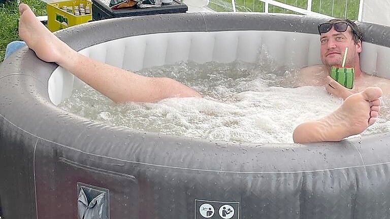 Packen für Wacken – da fehlt bei Mike Möller niemals sein heißgeliebter Pool. Darin hat er außerdem meist noch Plätze frei. Foto: Privat