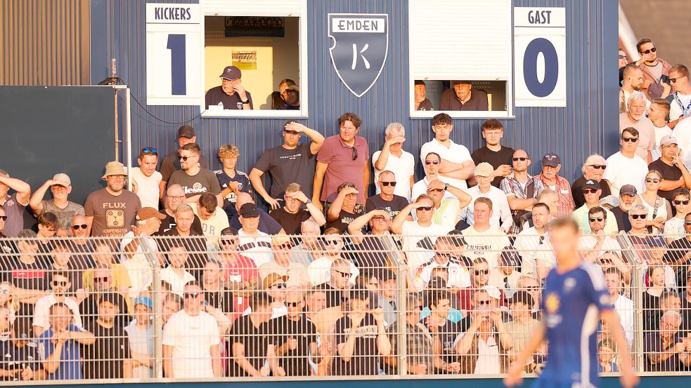 Den knappsten aller Siege feierte der BSV Kickers am Freitagabend vor einer prächtigen Kulisse.