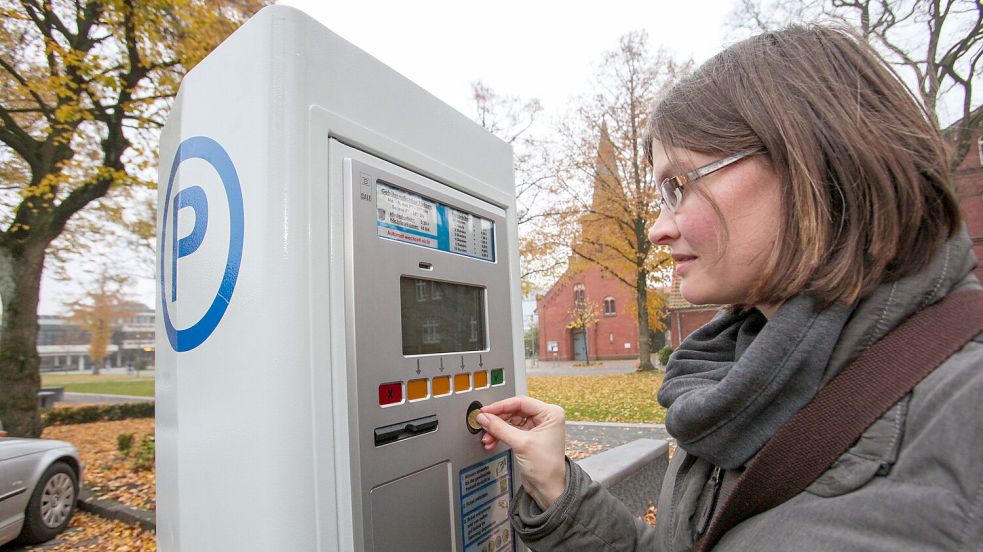 Die AWG fordert, zu Wochenmarktzeiten auf Parkgebühren zu verzichten.Foto: Romuald Banik