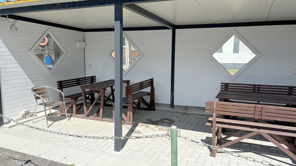 Regelmäßig erneuert der Verein Teile der Anlage - überwiegend in Eigenleistung. Der Sitzplatz ist vergangenes Jahr erneuert worden. Als nächstes sind die sanitären Anlagen dran. Foto: Karin Böhmer