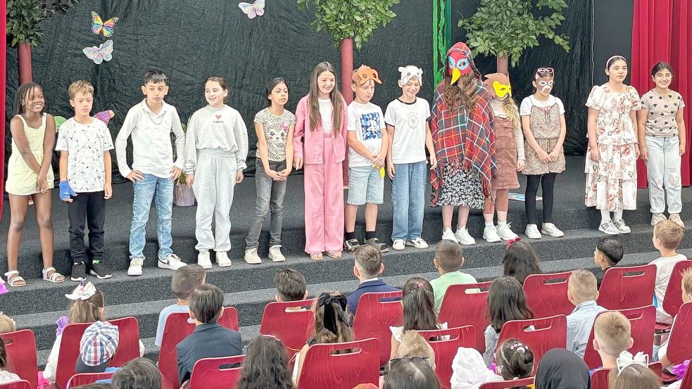 Die Schüler der 4c halfen den neuen Kindern mit ihrem Theaterstück, ihre Neugier zu wecken. Foto: Lasse Paulsen