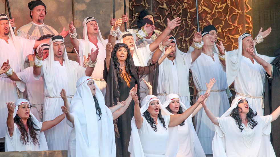 Vor einigen Jahren hatte die Veranstaltungsagentur Paulis bereits die Oper „Nabucco“ ans Große Meer geholt. Foto: Romuald Banik