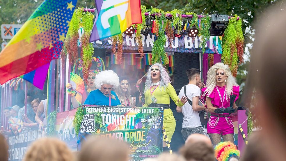 Zum Christoper Street Day am Samstag in Bremen werden zahlreiche Straßenbahn- und Buslinien umgeleitet. Foto: Sina Schuldt / dpa