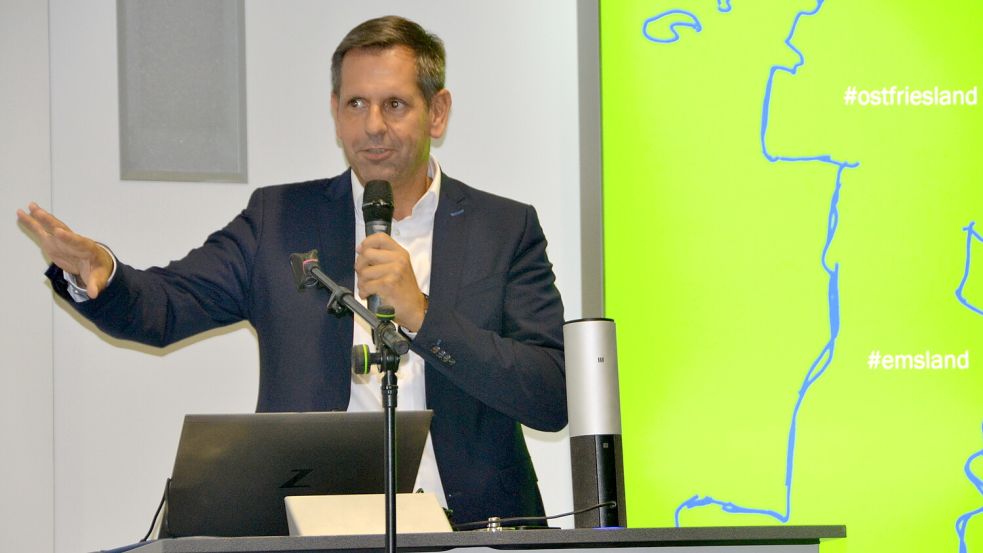 Landes-Minister Olaf Lies warb im Emder VW-Werk für mehr Optimismus in Sachen Energiewende. Foto: Aiko Recke