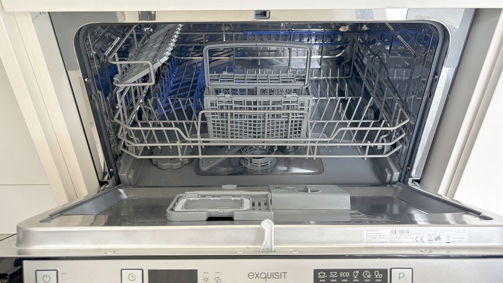 Sogar einen kleinen Geschirrspüler gibt es. Foto: Janßen