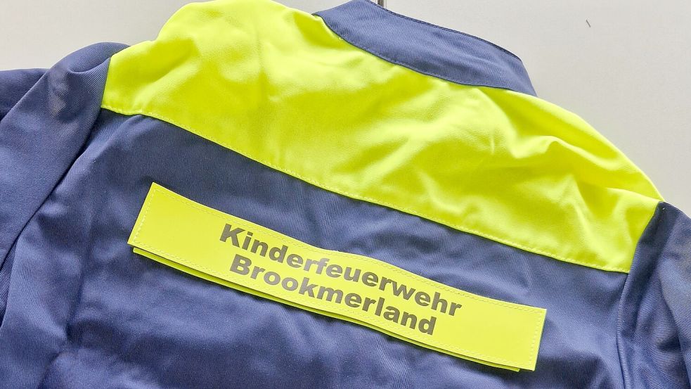 Mitglieder der Brookmerlander Kinderfeuerwehren sollen künftig einheitliche Feuerwehrkleidung tragen. Foto: Feuerwehr,Hanne Tammen