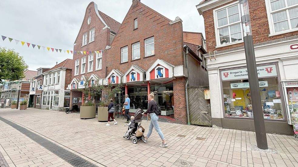 In den leerstehenden Geschäftslokalen an der Osterstraße hat sich die Galerie Zwischenraum etabliert. Fotos: Boschbach