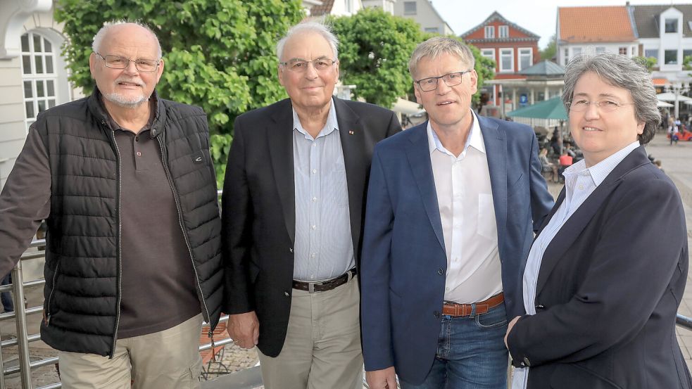 Im Jahr 2019 hatte Stöhr (links) sich zusammen mit Wolfgang Ontijd und Sigrid Griesel in den Bürgermeisterwahlkampf zugunsten von Horst Feddermann eingeschaltet. Foto: Romuald Banik