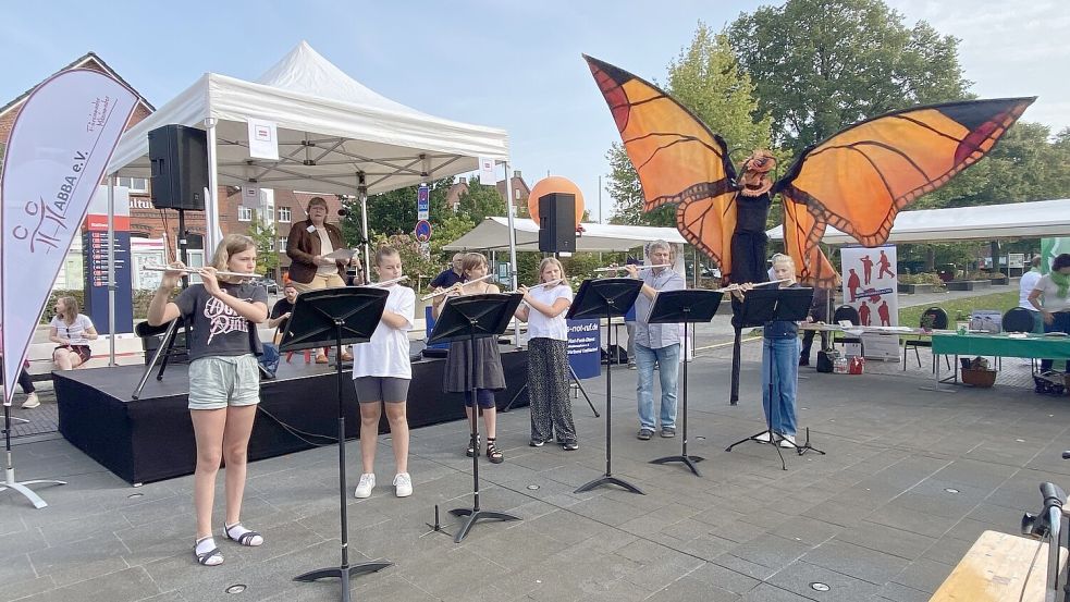 Musik und andere Elemente sorgten für einen bunten Rahmen, in dem sich die Selbsthilfegruppen präsentierten. Foto: Andrea Henkelmann