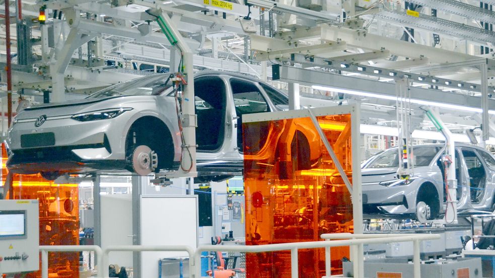 Im Werk Emden werden fast ausschließlich Elektroautos der Modelle ID 4 und ID 7 hergestellt. Foto: Aiko Recke