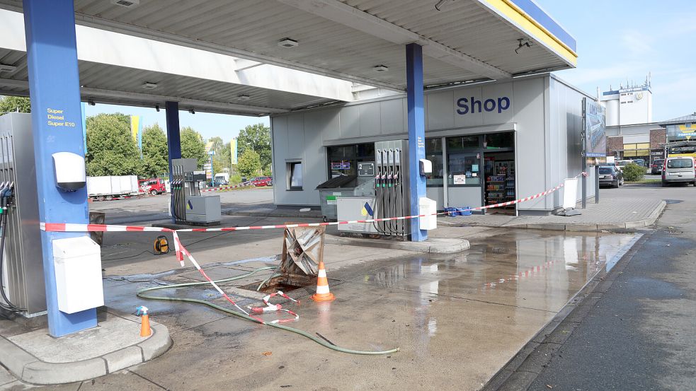 Die Tankstelle blieb am Mittwoch vorübergehend geschlossen. Foto: Romuald Banik