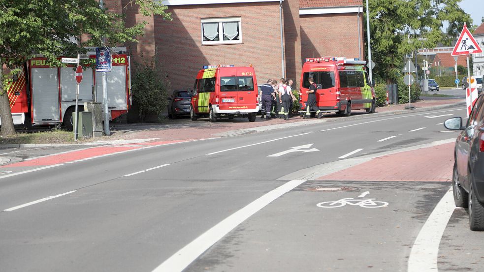 In der Fockenbollwerkstraße war die Feuerwehr am Mittwochvormittag noch im Einsatz. Foto: Romuald Banik