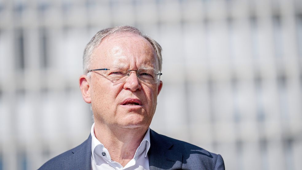 Glaubt für Niedersachsen nicht an einen AfD-Wahlerfolg wie in Thüringen und Sachsen: Ministerpräsident und SPD-Landeschef Stephan Weil. Foto: Kay Nietfeld/dpa