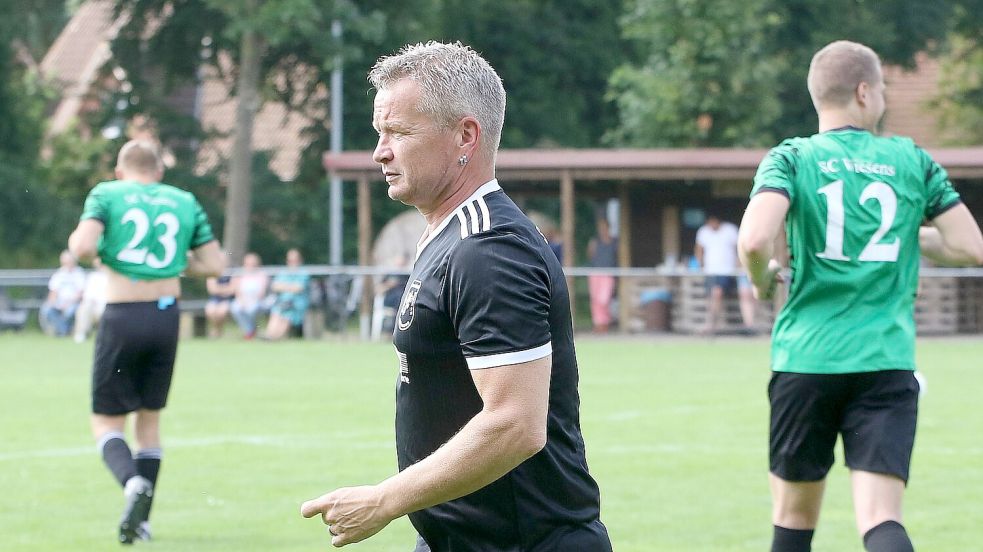 Wiesens Trainer Jörg Möhlmeyer war der Ansicht, dass ein Punkt verdient gewesen wäre für sein Team. Foto: Wilfried Gronewold