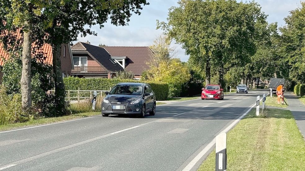 Die Ratsgruppe SBL/Grüne sieht eine besondere Gefahr auf der Tom-Brook-Straße zwischen Upende und Moorhusen und fordert deshalb ein Überholverbot. Foto: Holger Janssen