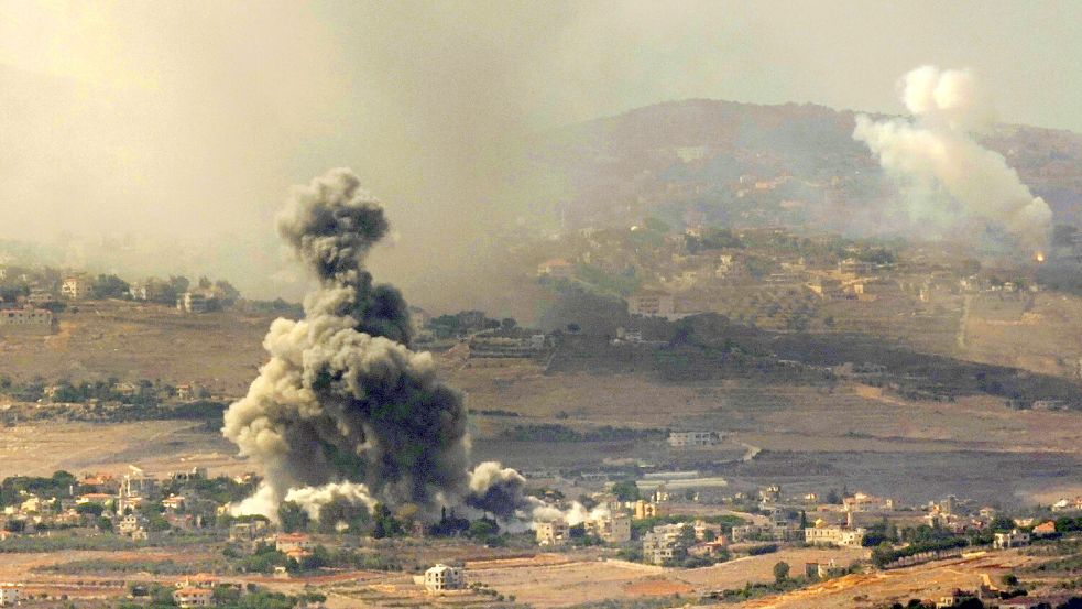 Ein Ziel von vielen: Israelischer Raketenangriff auf das Dorf Mardsch Uyun im Libanon. Foto: picture alliance/dpa/AP/Hussein Malla