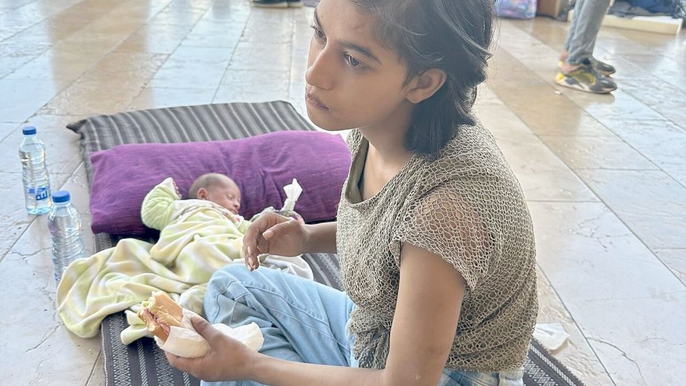 Tausende Kriegsflüchtlinge müssen in Beirut auf der Straße leben: Bild-Chefreporter Paul Ronzheimer berichtet von unzähligen Menschen, die aus dem Südlibanon in die Hauptstadt fliehen. Foto: Giorgos Moutafis