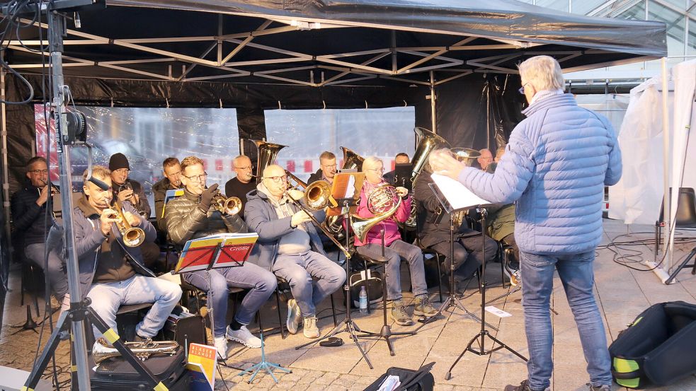 Der Posaunenchor Spetzerfehn begleitete mehrere Lieder. Foto: Karin Böhmer