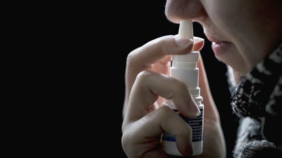 Nasenspray kann ab einer bestimmten Zeit süchtig machen. Foto: IMAGO/Florian Gärtner