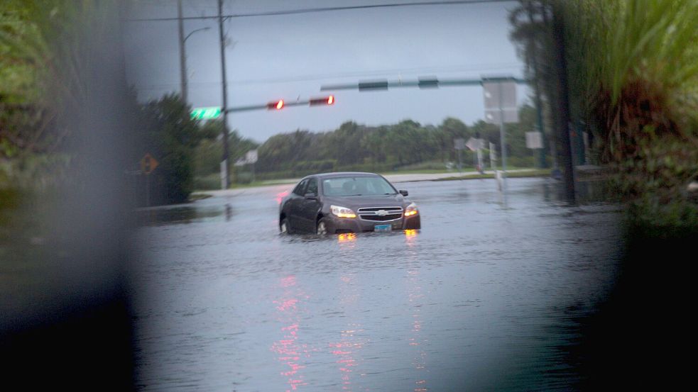 Viele Autos im US-Bundesstaat Florida kommen aufgrund von Hurrikan Milton zu Schaden. Foto: IMAGO/Kaila Jones