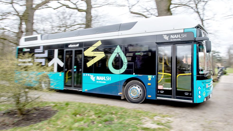 Wasserstoffbusse wie dieser sollen bald auch im Landkreis Aurich fahren.Foto: DPA