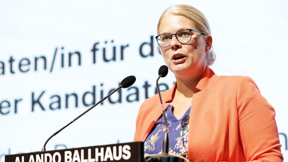 Die CDU-Landtagsabgeordnete Verena Kämmerling spricht in der Nominierungsversammlung der CDU Osnabrück und des Wahlkreises Mittelems, am 2. September 2024. Foto: Gentsch/dpa