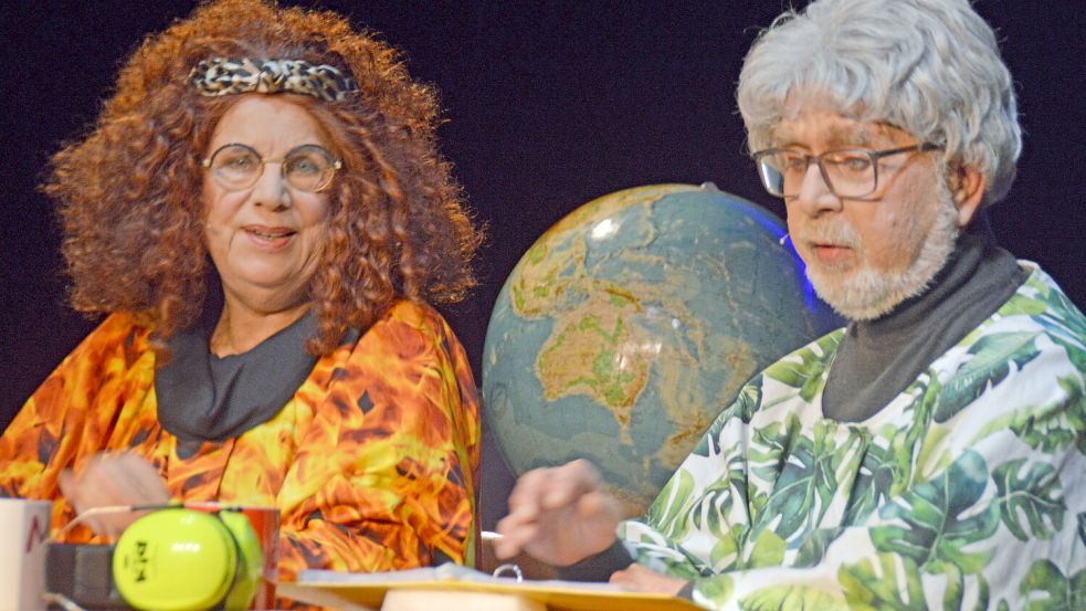 Edith und Rainer Gleibs – als Mama Natur und Evolution ein umwerfendes, Sprachkapriolen versprühendes Duo.