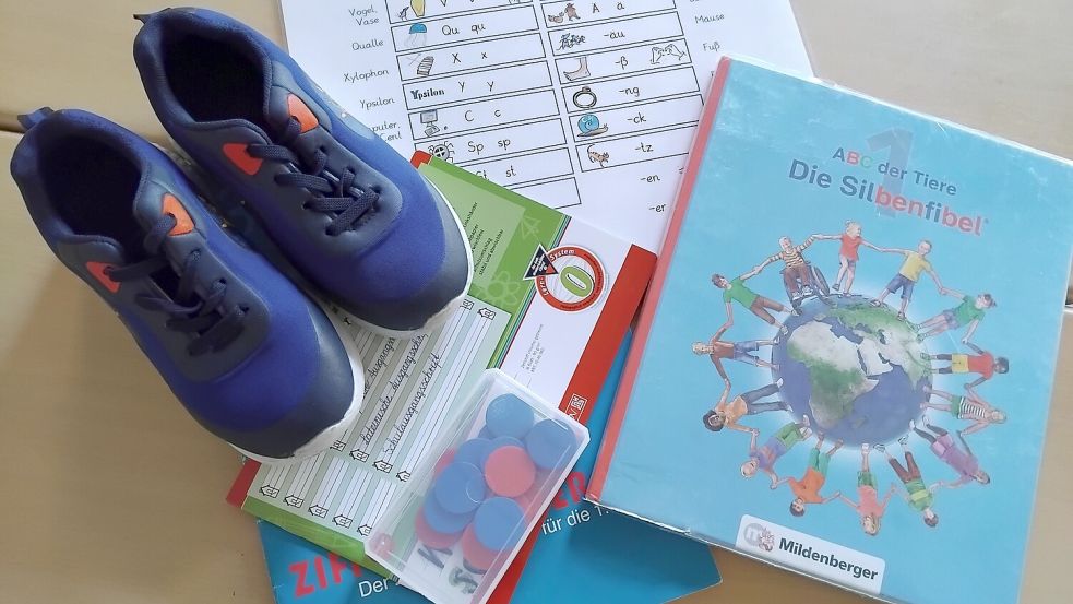 Eine Kiste mit Milos Sachen steht noch im Klassenraum.